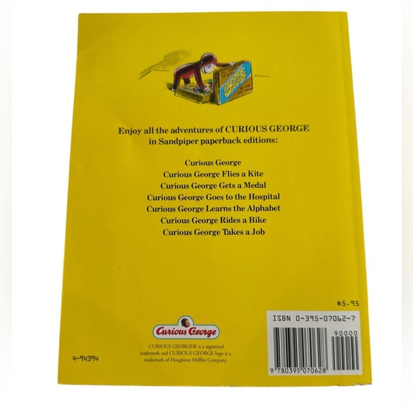Bundle of two Curious George children’s storybook - Picture 4 of 6